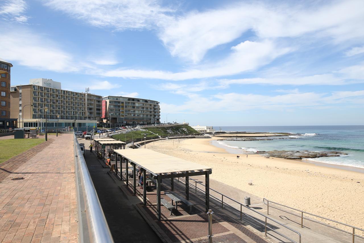 Arena Luxury Beachfront Apartment Newcastle Extérieur photo
