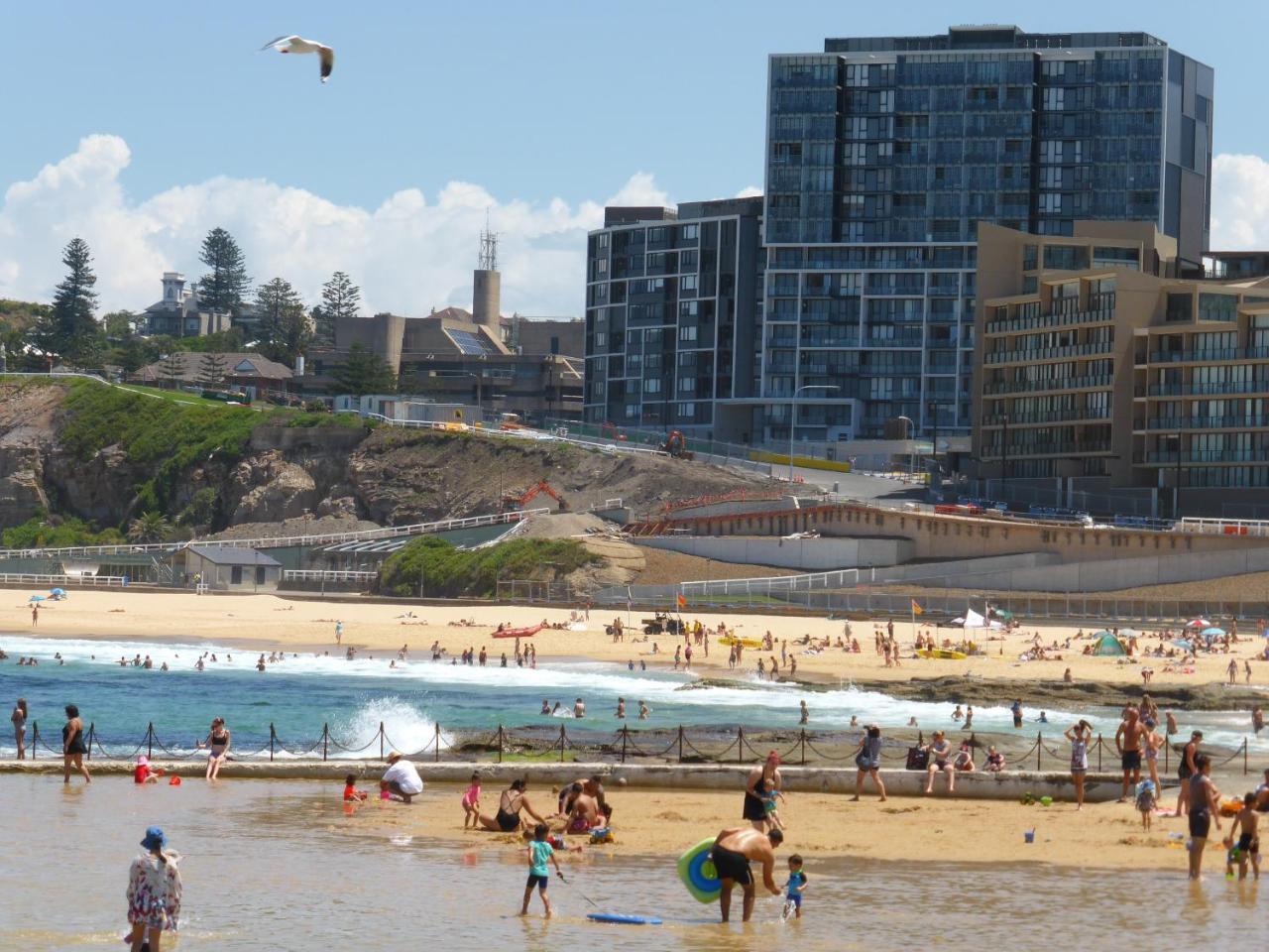 Arena Luxury Beachfront Apartment Newcastle Extérieur photo